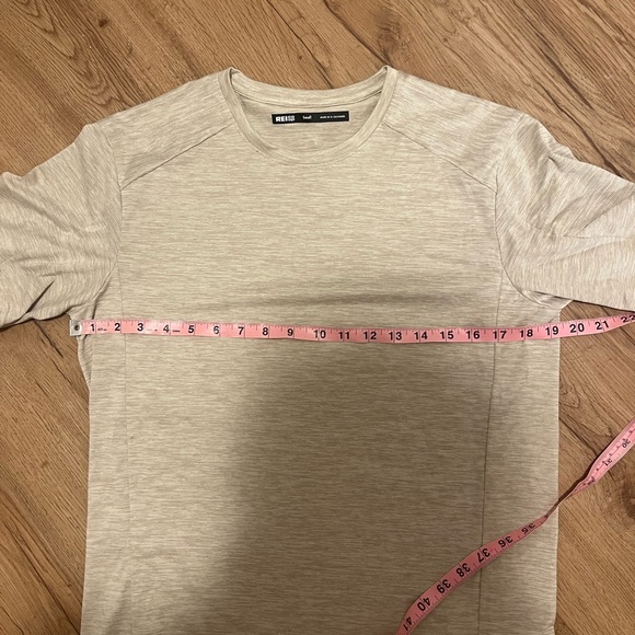 REI Men's Beige T-Shirt size small workout exercise hiking - Picture 4 of 4
